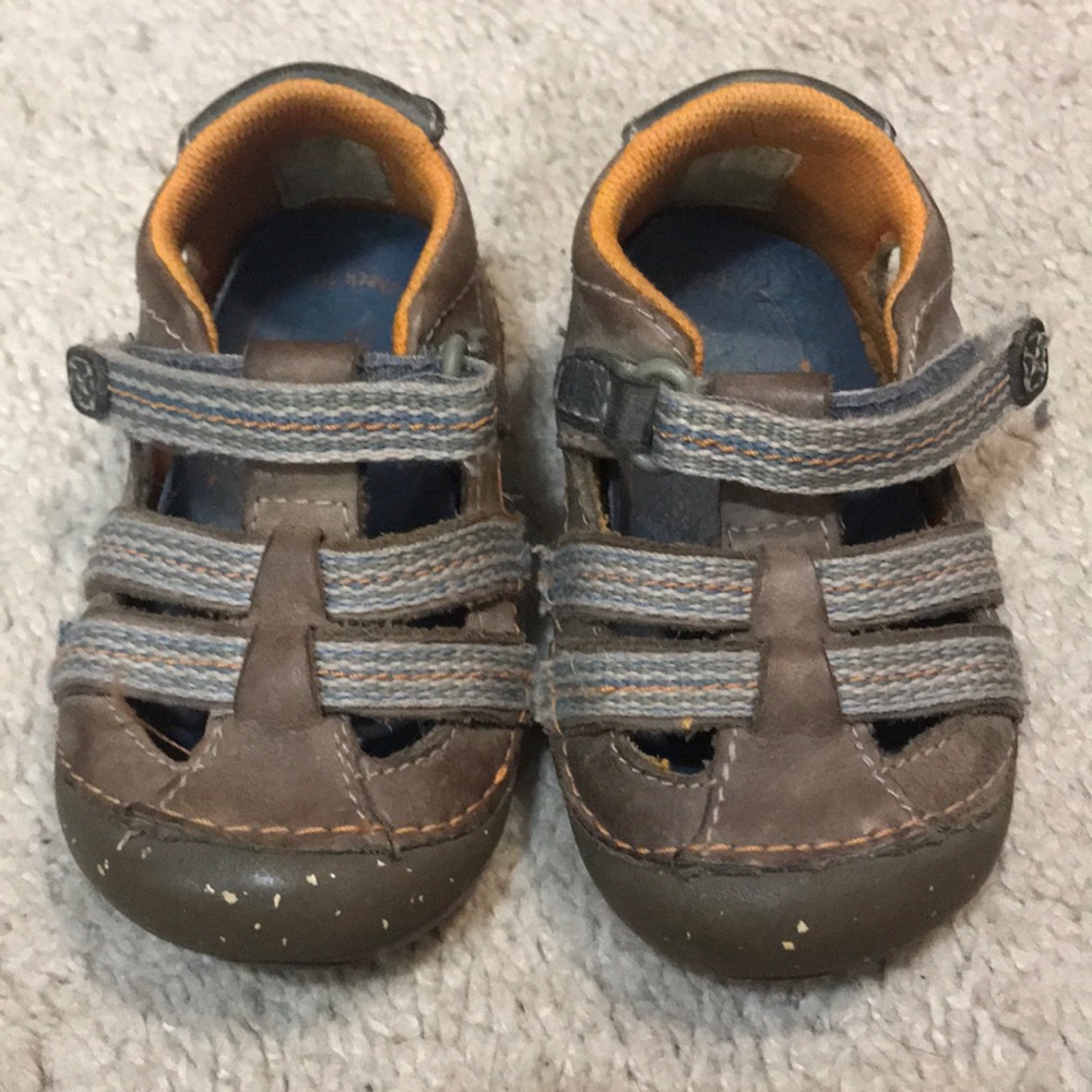 Infant leather sandals size 3 1/2 w